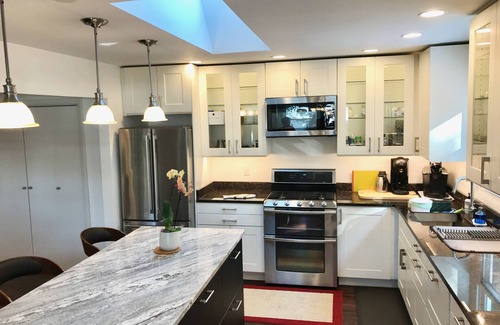 Bloomington Apartment | Bloomington Indiana Rental- 3BR/2BA Apartment in upper level of duplex