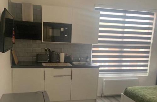 Liverpool Hotel | Bloomsbury House - Modern studios near Anfield