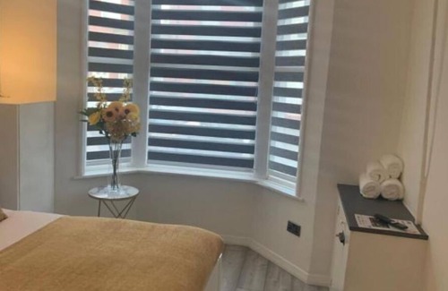 Liverpool Hotel | Bloomsbury House - Modern studios near Anfield