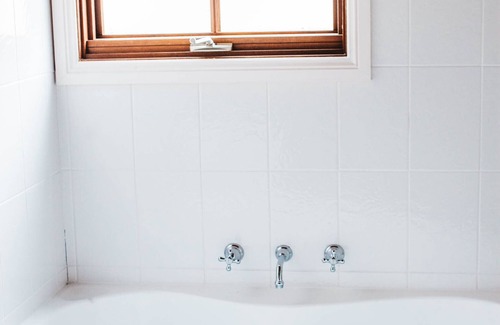 Blackheath Cottage | Blossom Cottage Blackheath couples family friendly gas log fire bush walks cafes