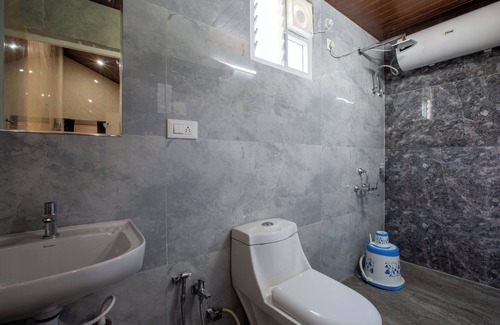 Vannarpet Hotel | Blossom Inn