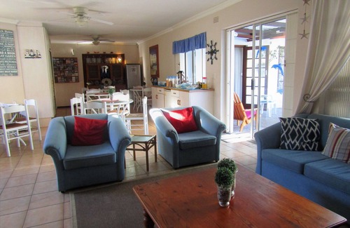 Bloubergstrand Bed & Breakfast | Blouberg Dolphin Inn