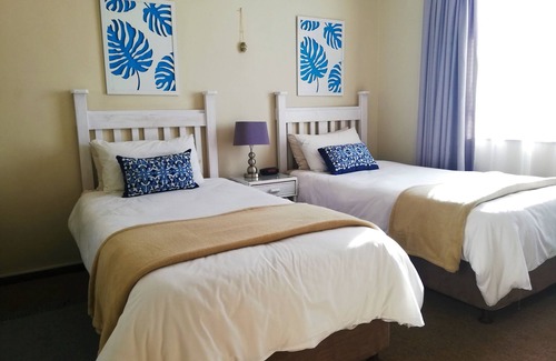 Bloubergstrand Bed & Breakfast | Blouberg Dolphin Inn