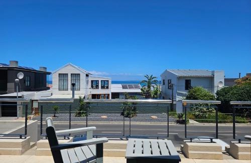 Big Bay House | Blouberg Village Place