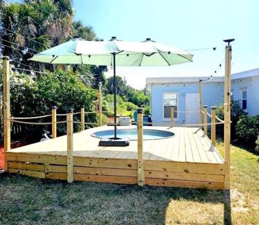 Winthrop Holding House | Blowfish Bungalow-Cowboy Pool FirePit Ping Pong