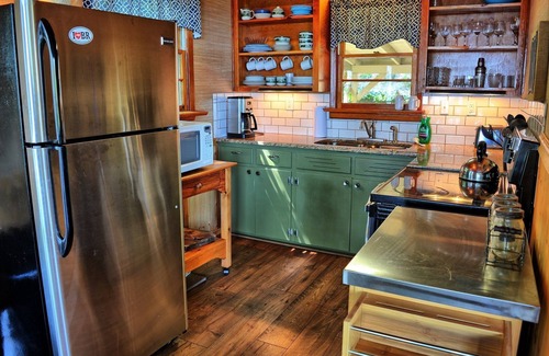 Apple Ridge Ski Chalet | Blowing Rock Skies Open for Bookings! Views, AC