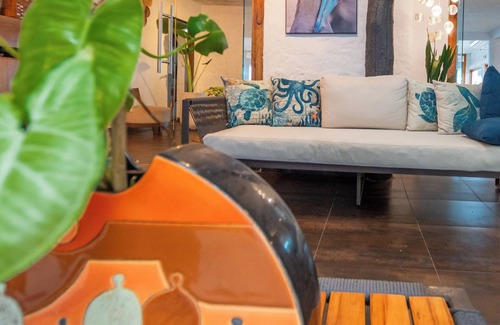 Bahia de la Academia Hotel | Blu Galapagos Sustainable Waterfront Lodge