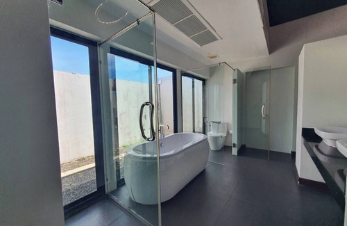 Choeng Thale Hotel | Blu Village Pool Villa
