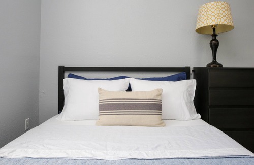 Navy Point Apartment | BluAngel Bunker: Watch the Angels Fly