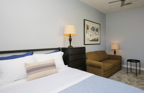Navy Point Apartment | BluAngel Bunker: Watch the Angels Fly