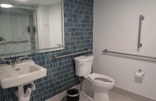 West Springfield Hotel | Blue - A Modern Hotel, an Ascend Collection Hotel