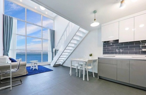 Geoje Apartment | Blue and white pension
