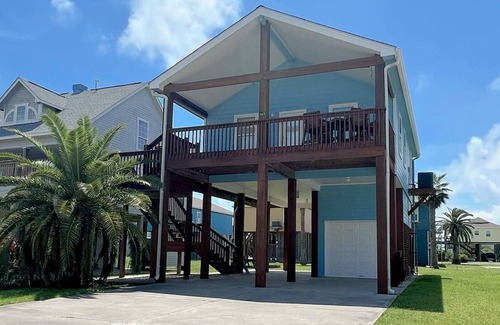 Crystal Beach House | Blue Beacon 2 Bedroom Home by Redawning