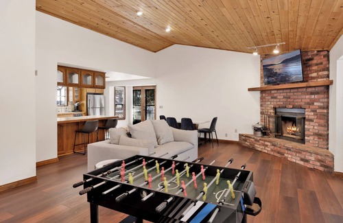 Big Bear City Cabin | Blue Bear Lodge #2486