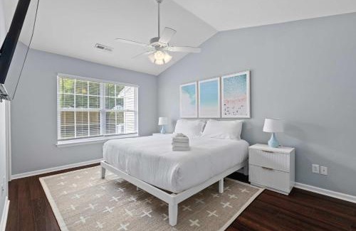 Charleston House | Blue Belle - Across from Pool near Credit One