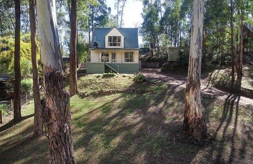 Sawmill Settlement House | Blue Bird Cottage