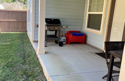 Magnolia Bluffs House | Blue Breeze | Cozy 3BR Retreat with Fenced Yard & Beach Gear Credit