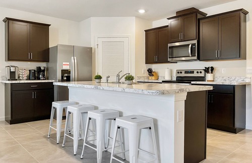 Port Saint Lucie House | Blue Breeze - Tropical Garden - Fast WiFi - 5 TVs - King Bed