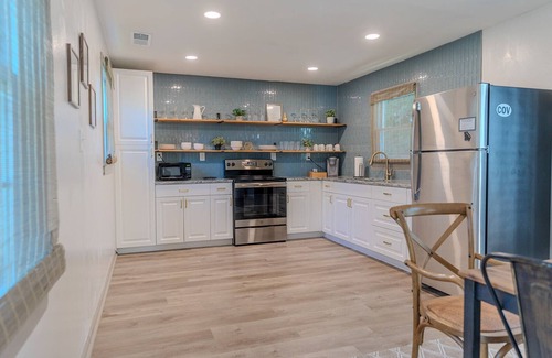 Covington House | Blue Bungalow w/Free Golf Cart