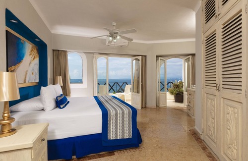 Amapas Hotel | Blue Chairs Beachfront Resort Puerto Vallarta Mexico - Adults Only
