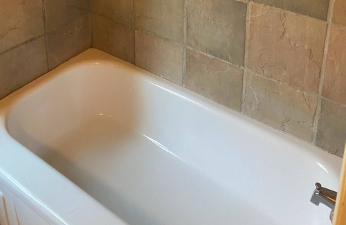 Bruno Resort | Blue Clouds Ozarks Resort - The Log Cabin/ Honeymoon Suite