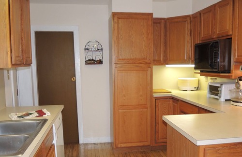 West Oneonta House | Blue Cottage - 3 bedroom, 1.5 bath, super convenient to ASV