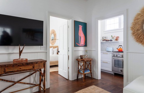 Cannonborough Elliotborough House | Blue Cottage | Casa Zoë – Your Charleston Escape