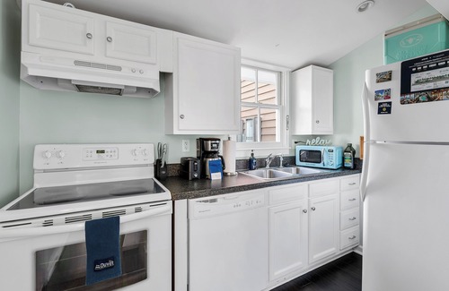 Downtown Charleston Cottage | Blue Cottage | Next To The Cedar Room