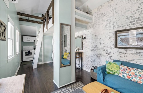 Downtown Charleston Cottage | Blue Cottage | Next To The Cedar Room
