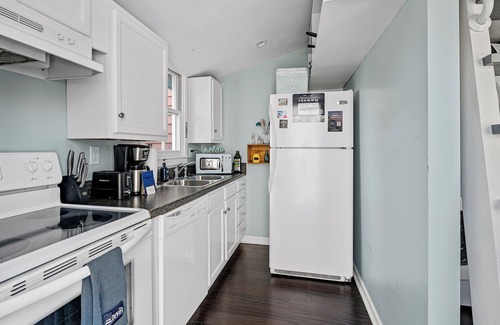 Downtown Charleston Cottage | Blue Cottage | Next To The Cedar Room
