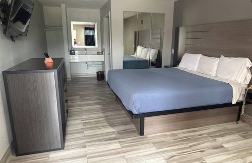 Central Southwest Hotel | Blue Diamond Inn