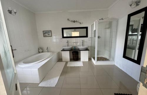 Springbok Bed & Breakfast | Blue Diamond Lodge & Spa