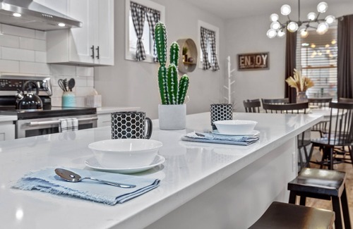 Tower Grove South House | Blue Door Bungalow | JZ Vacation Rentals
