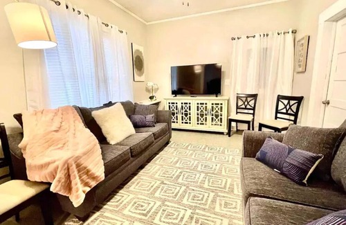 Hattiesburg House | Blue Dove Villa - Spacious 3 Bed/2 Bath Home