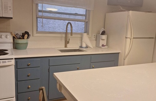 Southend Condo | Blue Dunes Condo. Great Location. Beach Block.