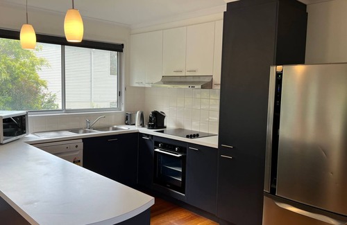 Inverloch House | Blue Fin Inverloch - Linen and Pet Friendly