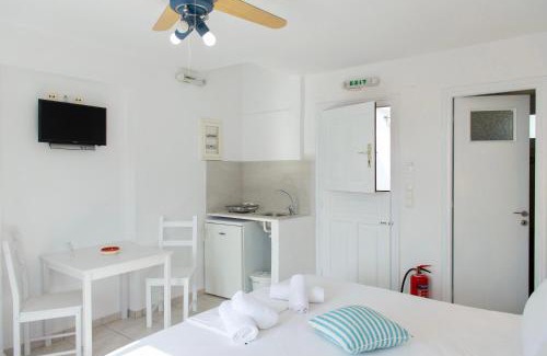 Platis Gialos Apartment | Blue Fish