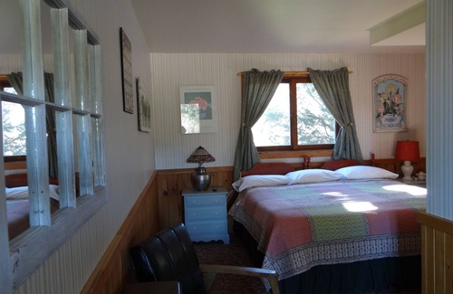 Londonderry Bed & Breakfast | Blue Gentian Lodge at Magic Mountain
