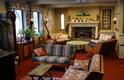 Londonderry Bed & Breakfast | Blue Gentian Lodge at Magic Mountain