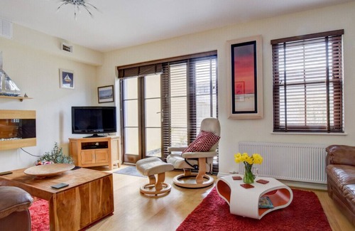 Burry Port House | Blue Harbour - Bwthyn y Traeth