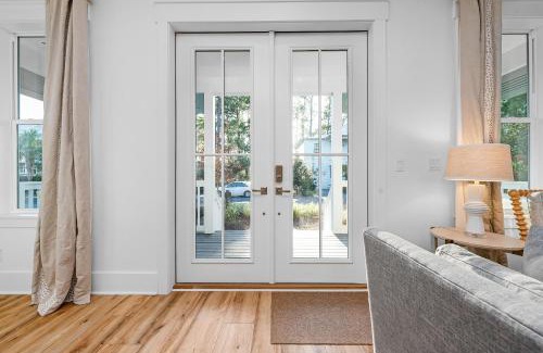 Lakeside at Blue Mountain Beach House | Blue Harmony