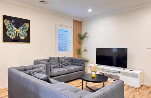 Jordan Springs Villa | Blue Haven Retreat - Jordan Springs