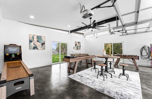 Mayhew House | Blue Haven w/Game Room, Hot Tub & Optional Boat Rental