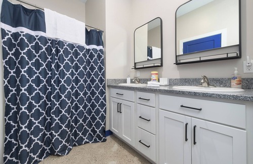 South Haven Condo | Blue Heaven #2 condo close to beach and town