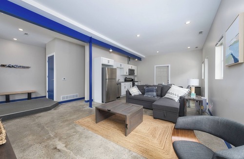 South Haven Condo | Blue Heaven #3- Hot tub- close to each and town