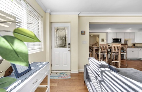 Northeast Virginia Beach Cottage | Blue Heaven - A Dog Friendly North End Beach Cottage - Private Walk to Beach!