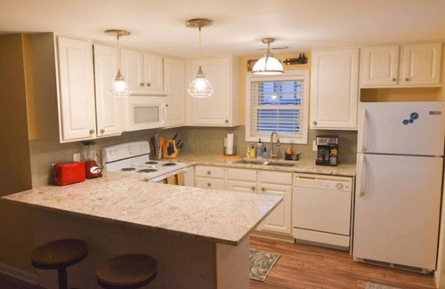 Albemarle House | Blue Heron Bungalow with DEEP WATER and all the fun LKT has to offer!!