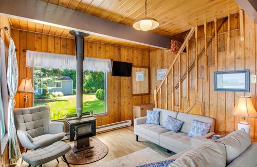 Oak Harbor House | Blue Heron Cottage