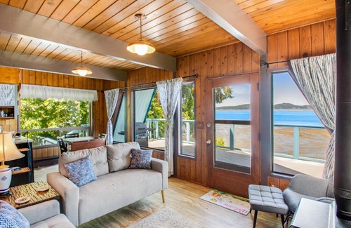 Oak Harbor House | Blue Heron Cottage