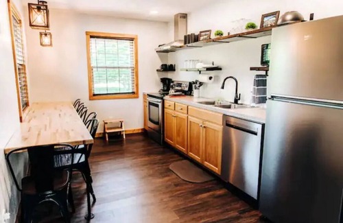 Flippin Cabin | Blue Heron River Front Cabin